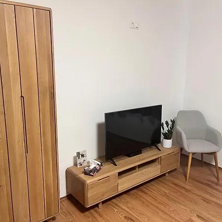 Tokajim Vendeghaz * 세렌치