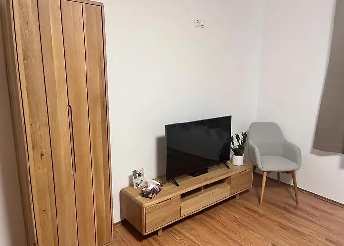 Tokajim Vendeghaz * 세렌치